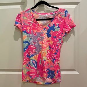 Women’s stretchy Lilly Pulitzer V-neck